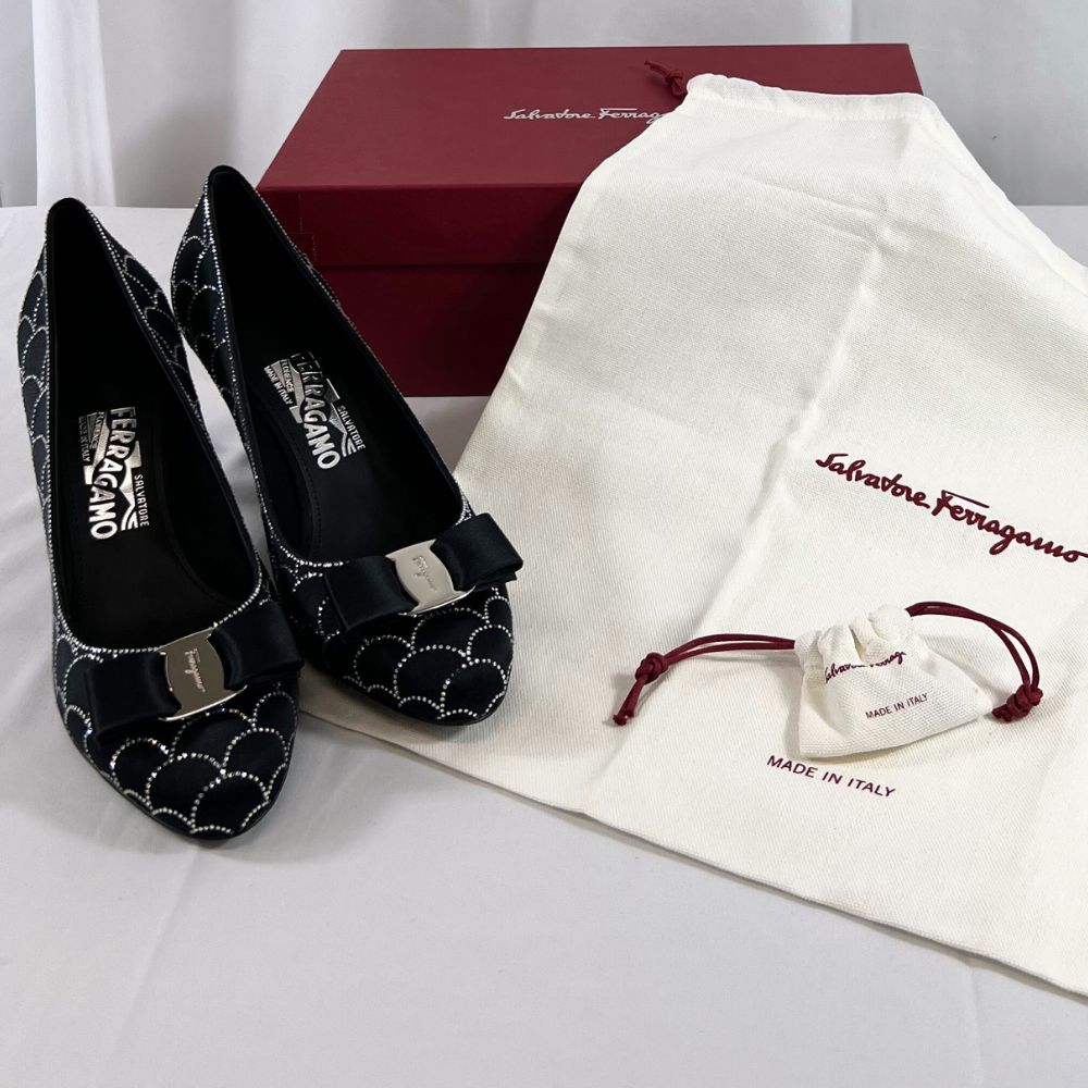 新品　サルバトーレ　フェラガモ　ピンヒール　黒　7C Amazon | [サルヴァトーレフェラガモ] パンプス 7.5サイズ