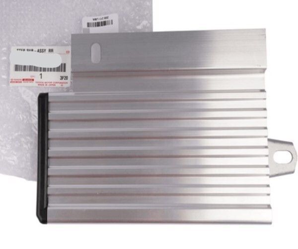 もー様 トヨタ 純正 ランドクルーザー 70 リヤバンパ ステップ 右 STEP