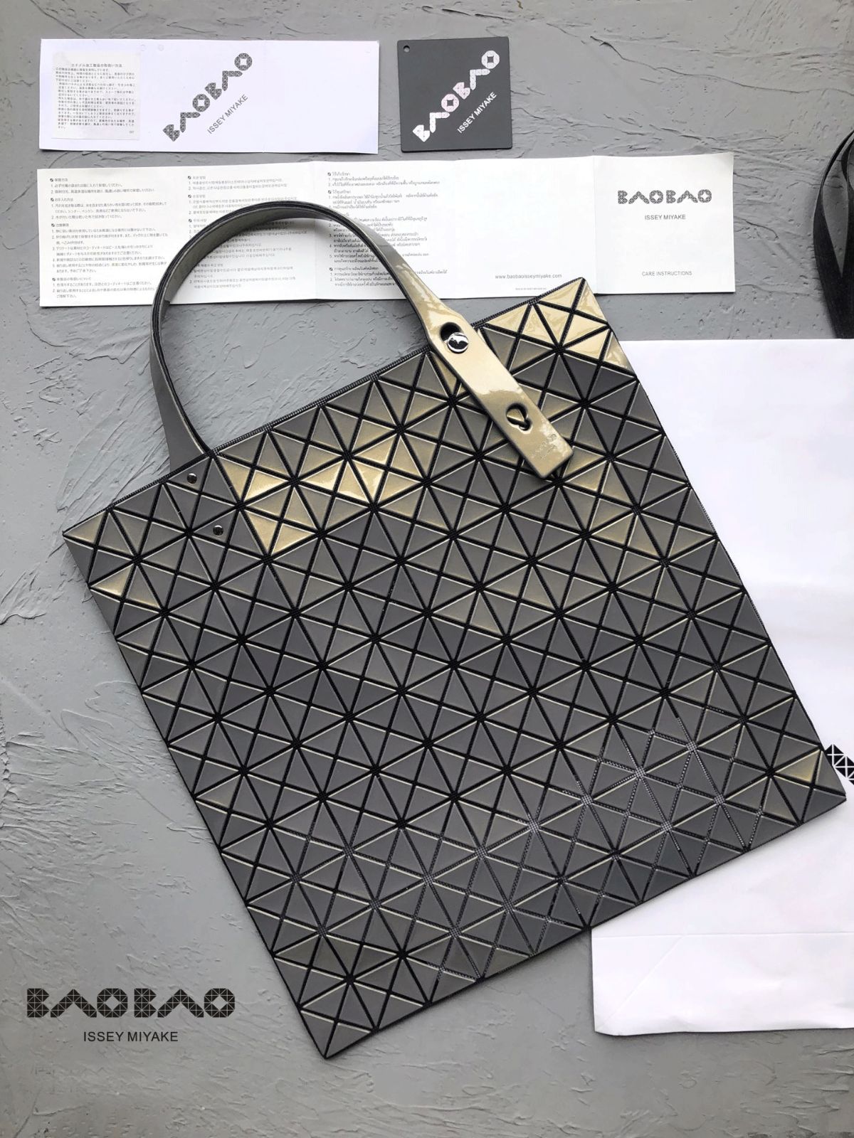 大人気 BAOBAO バオバオイッセイミヤケトート バッグ 10ピース×10ピース 新品 BAO BAO ISSEY MIYAKE トートバッグ