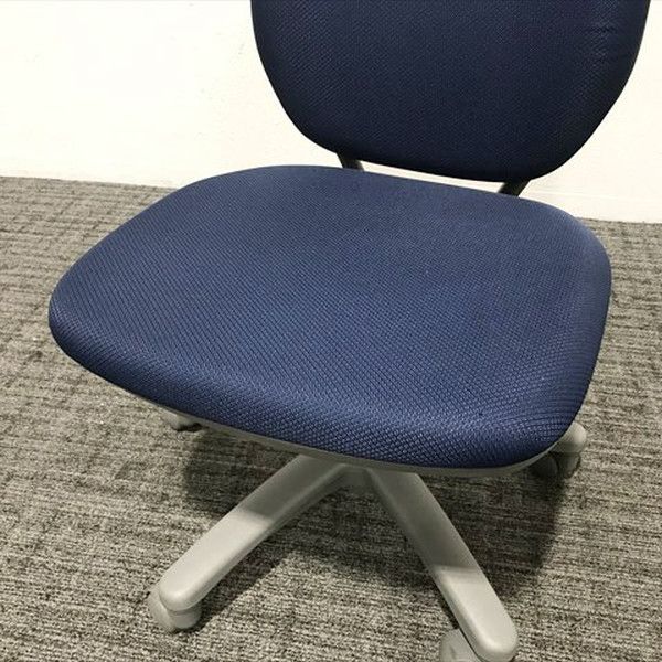 オカムラ VILLAGE VC1チェア 肘なし PVCレザー ピンク 8VC11A-PB04 1脚 〔組立品〕 オカムラ VILLAGE VC1チェア 肘なし PVCレザー ピンク 8VC11A-PB04 1脚