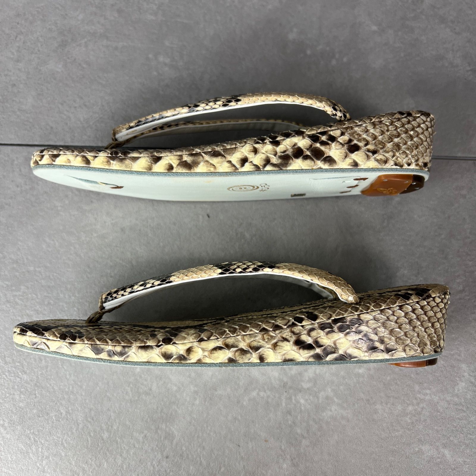 蛇革 25A0390SR0000-02