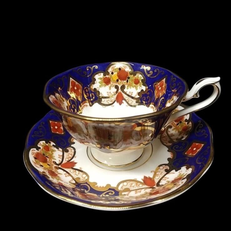 ROYAL ALBERT ロイヤルアルバート エアルーム ティーカップ ソーサー 花柄 金彩