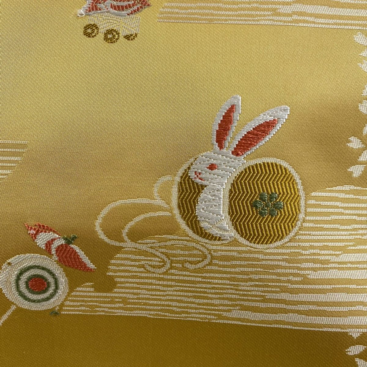 名古屋帯 秀品 玩具 桜の花びら 刺繍 山吹色 正絹 【中古
