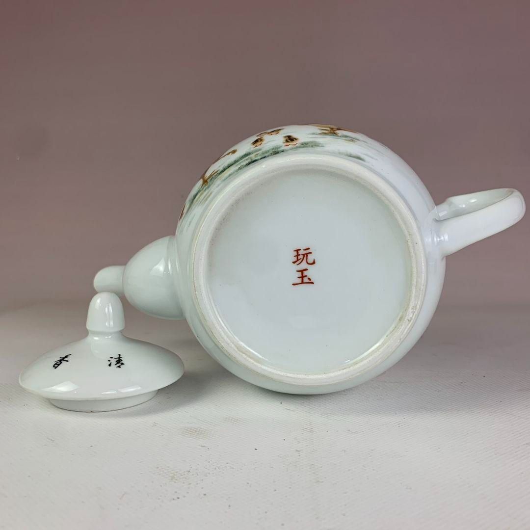 粉彩花卉図提梁壺 急須 茶道具 陶磁器 装飾品 現代工芸品美術品 置物 民国玩玉款粉彩大吉大利公鶏母子図茶壺 陶磁器 装飾品 現代工芸