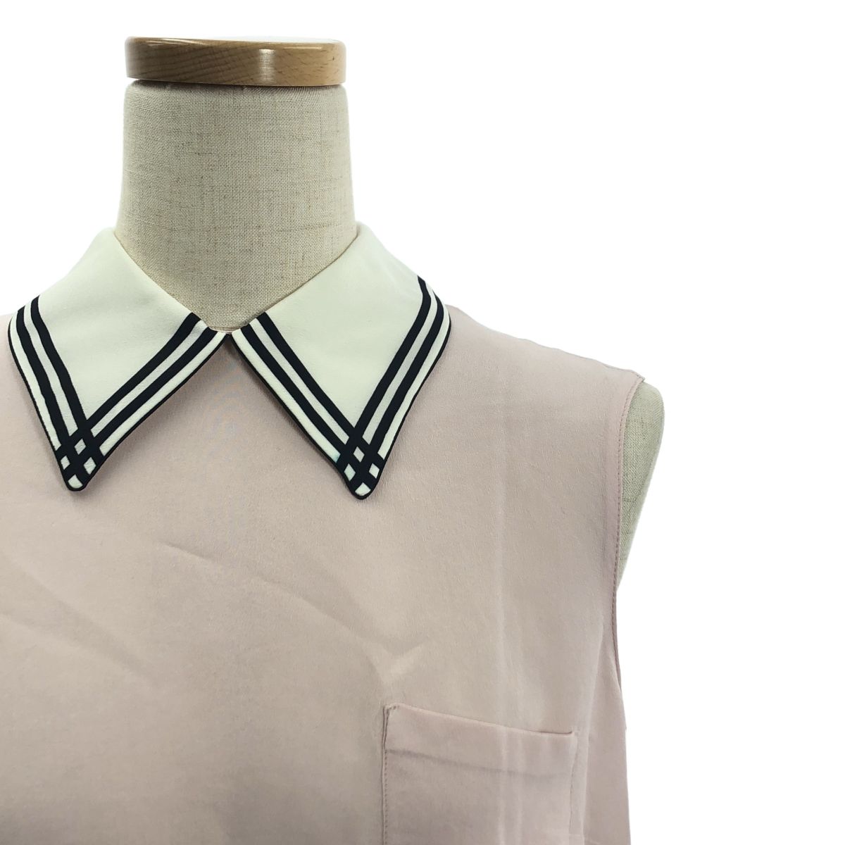 miumiu ミュウミュウ ノースリーブ シルクシャツ miu miu ミュウミュウ 花柄 シルク ノースリーブ シャツ