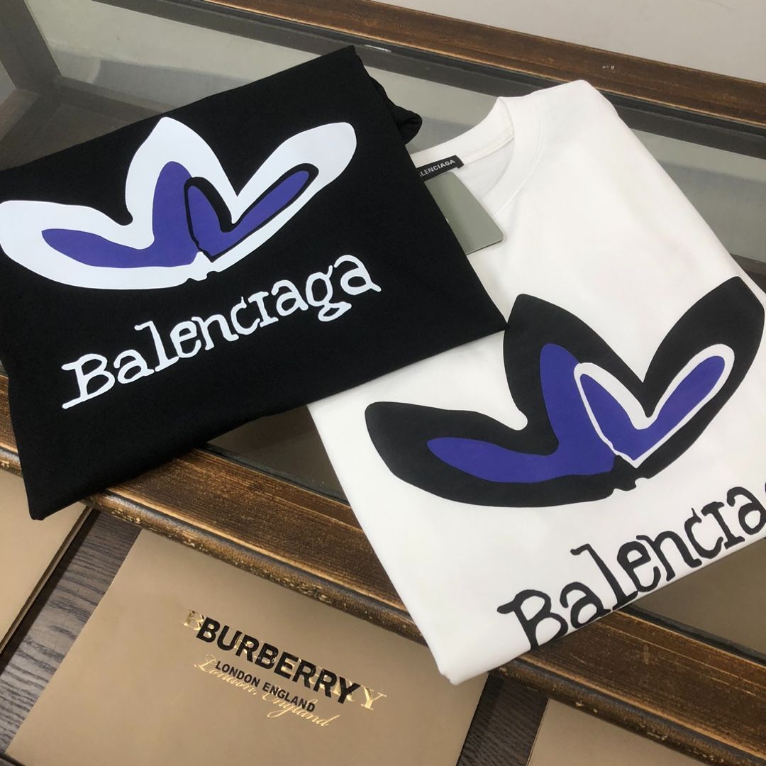 本日限定特価】BALENCIAGA 春夏 ロゴプリントTシャツ [本日特価