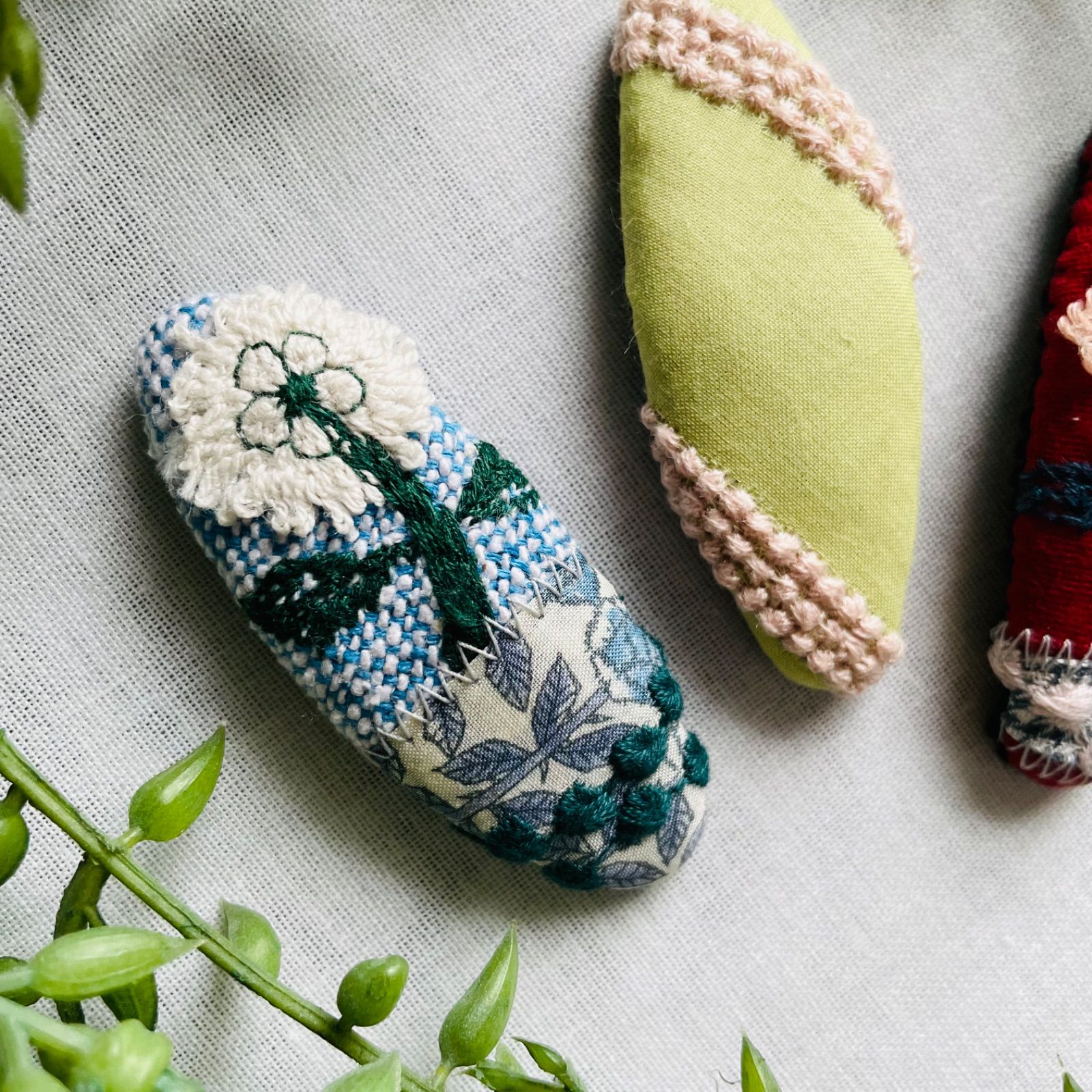 ミナペルホネンハンドメイドパッチンピンskip sky flower