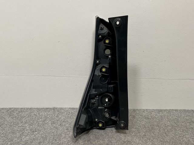 セレナ C27 e-POWER/HC27/HFC27 オーテック/GC27/GNC27 右