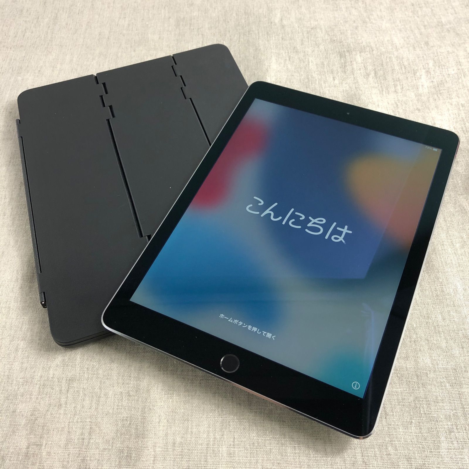 ◆ジャンク品/ケース付◆iPad Air 2 Wi-Fi 64GB Space  Gray【白光り有・バッテリーヘルス60％未満】/TL_M230542（122468）