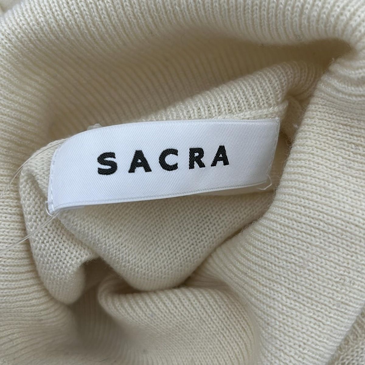 SACRA - SACRA(サクラ) 長袖セーター サイズ38 M レディース - アイボリー タートルネック SACRA(サクラ) 長袖セーター サイズ38 M レディース