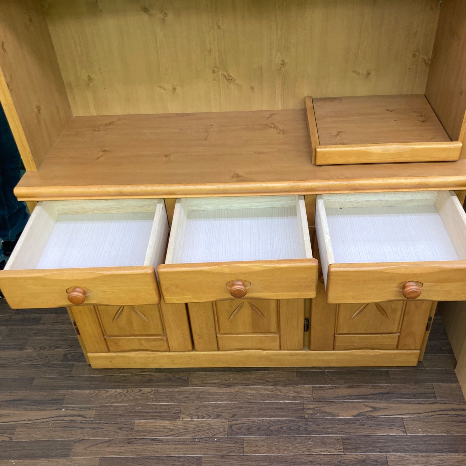 美品 食器棚 キッチンボード レンジボード カントリー 収納 （株）サン 