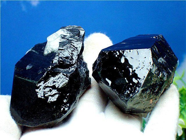 チベット産天然モリオン(黒水晶）原石B85C3/110C26D チベット産天然モリオン(黒水晶）原石B85C3/110C26D チベット産