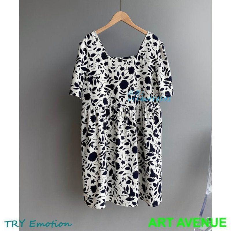 スクエアネック