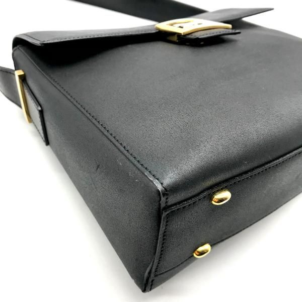 良品 CELINE セリーヌ ショルダー バッグ 馬車金具 ブラック レザー k1022 CELINE セリーヌ ショルダー バッグ 馬車金具 ブラック レザー 良品