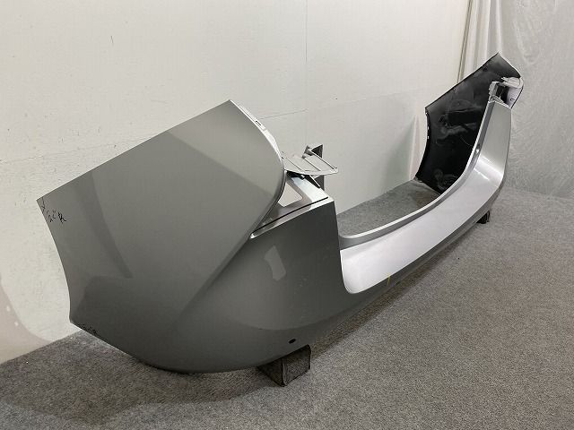 正規品，低価】 プリウス 50系/ZVW50/ZVW51/ZVW55 純正 後期 リア
