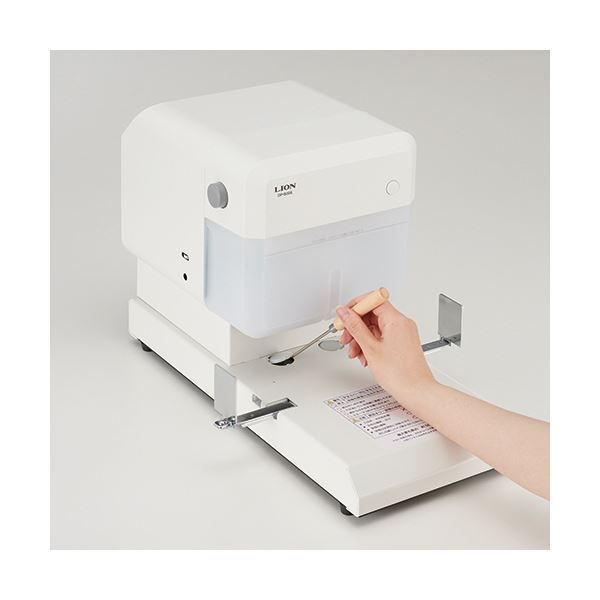 ライオン事務器電動2穴パンチ DP-500S