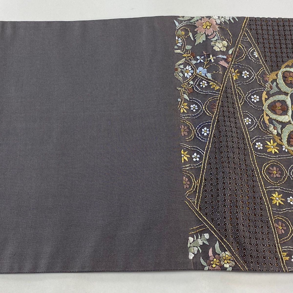 袋帯 美品 逸品 華文 草花 金銀糸 刺繍 灰色 六通 正絹 【中古