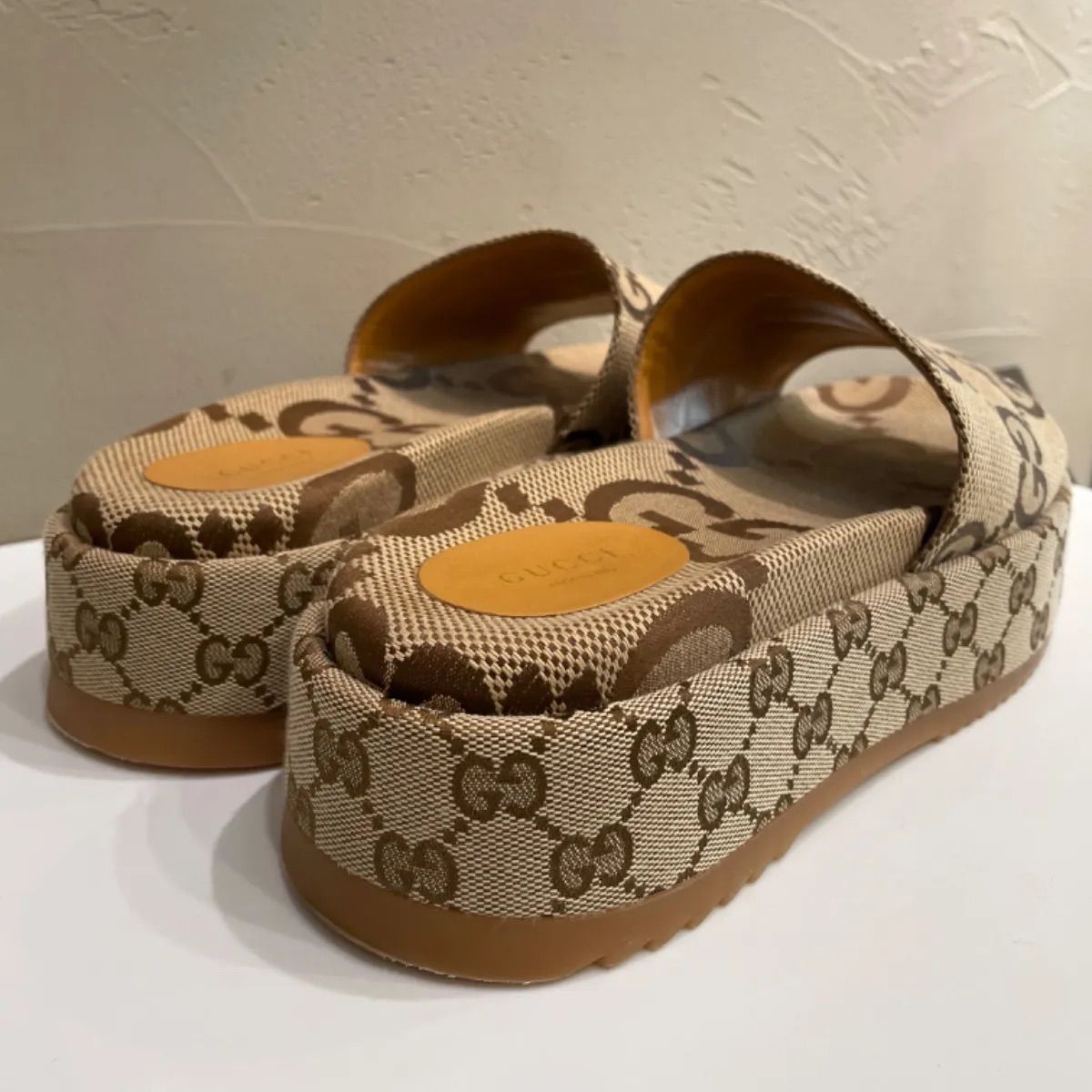 グッチ 厚底 サンダル 623212 GG 美品 - メルカリ 