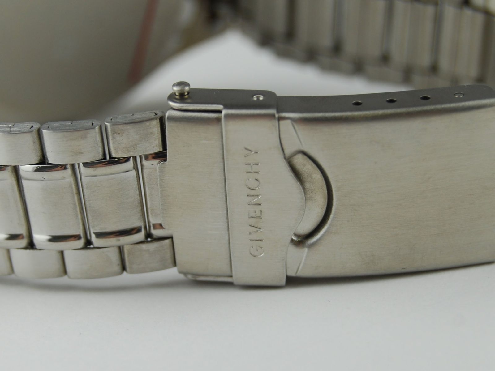 GIVENCHYジバンシー メンズ時計 クオーツ MA.18 USED/B】GIVENCHYジバンシー メンズ時計 クオーツ MA.18 - メルカリ