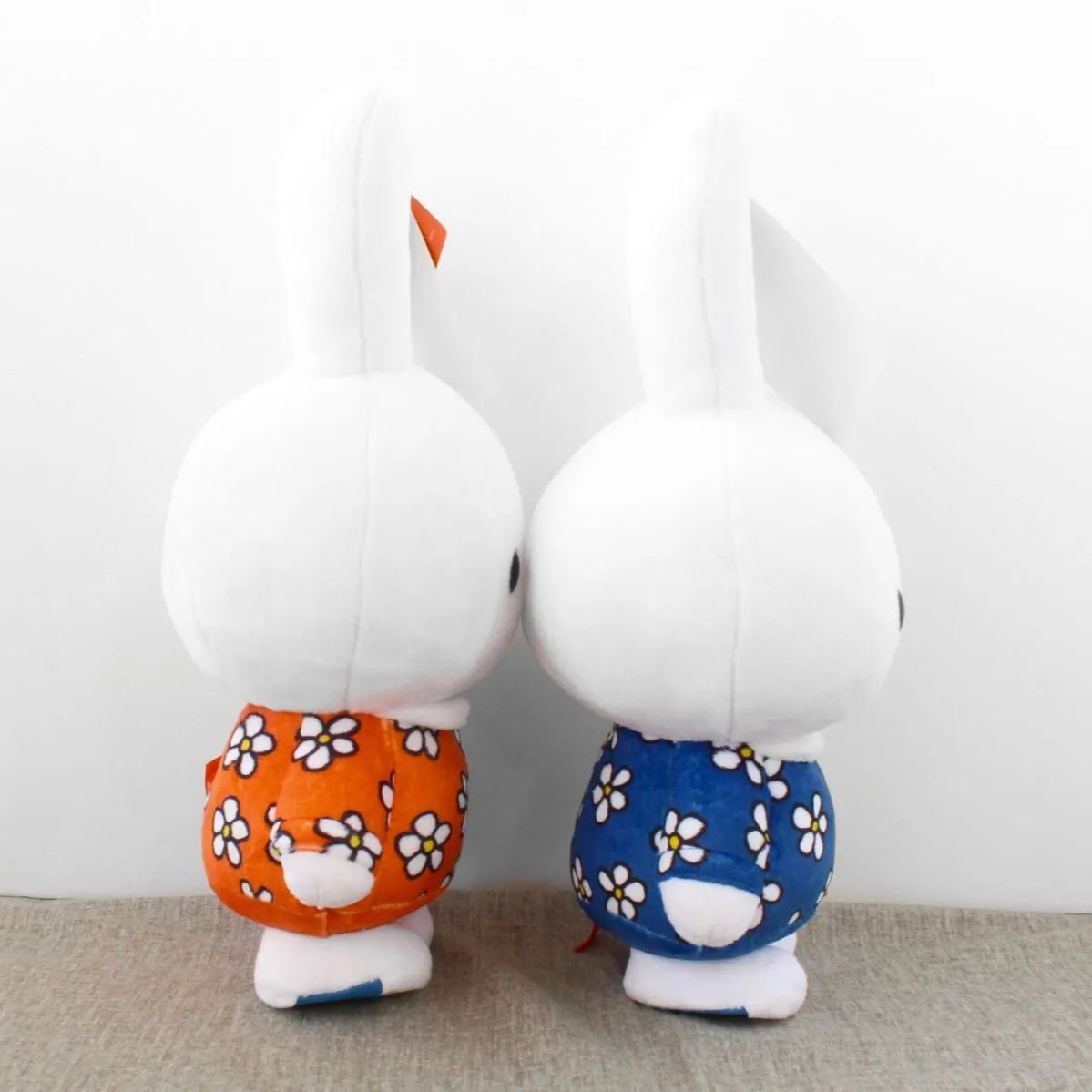 ミッフィー おたんじょうび ぬいぐるみ Amazon.co.jp: ミッフィー SLサイズぬいぐるみ おたんじょうび