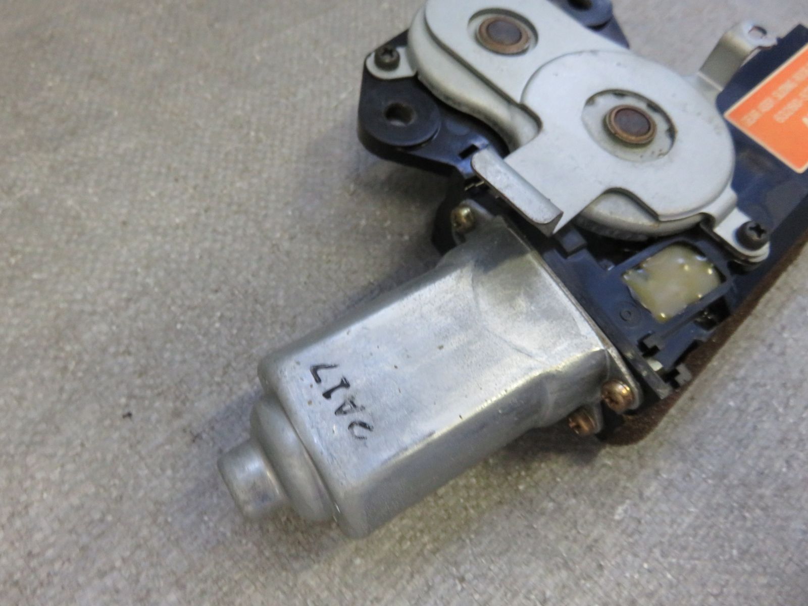 アルテッツァ GXE10 SXE10 エアコン吹き出し口 ☆STD6767/動作OK