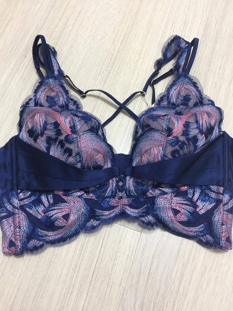 タグ付き ヴァリゼール バイ トリンプ ノンワイヤーブラジャー L バスト86～94 ネイビー系