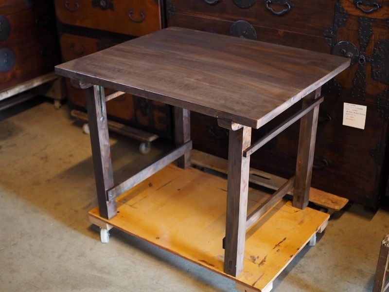 昭和レトロ　子供机　作業台　机　無垢材 昭和レトロ 子供机 作業台 机 無垢材 角材・無垢板造りの頑丈な