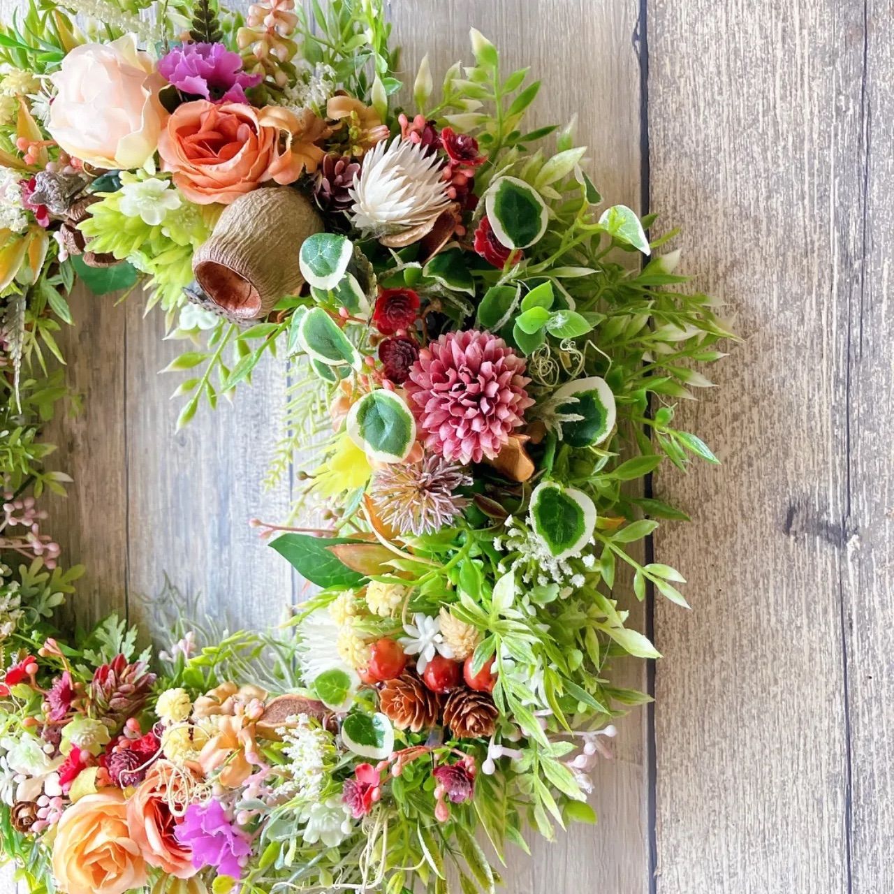 ラナンキュラスローズと木の実のナチュラルリース 35cm 玄関リース アーティフィシャルフラワー 造花 YUZUMIYA_COM