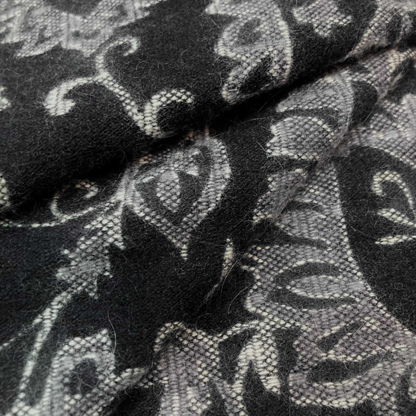 【#1519】アンゴラ混ウールジャカード生地 約150 1519アンゴラ混ウールジャカード生地 約150㎝