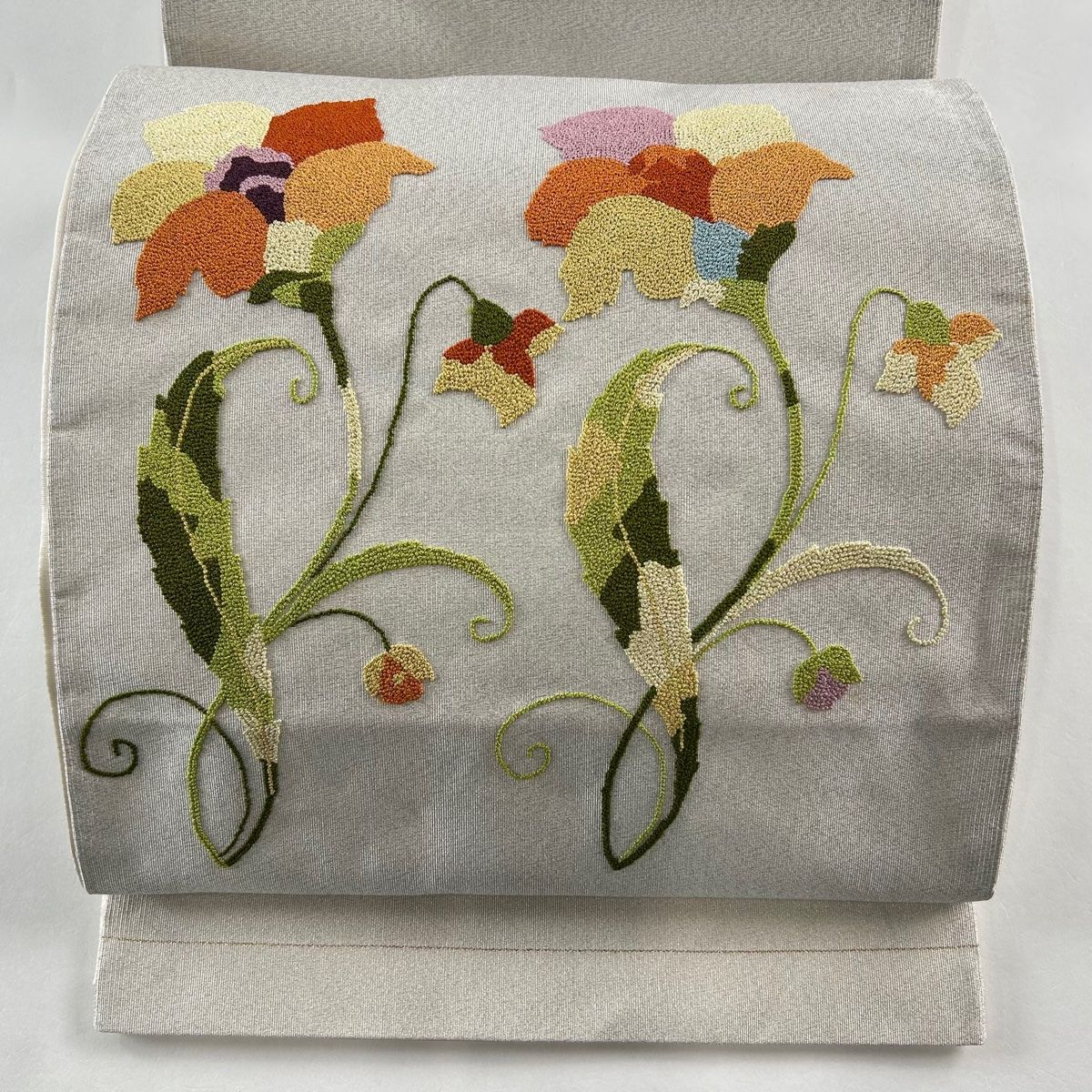 ◆663◆袋帯 六通 逸品 華文 有職文様 相良刺繍 金糸駒刺繍　正絹　着物帯 袋帯 美品 名品 華文 刺繍 金糸 灰色 六通 正絹 【中古】 - メルカリ