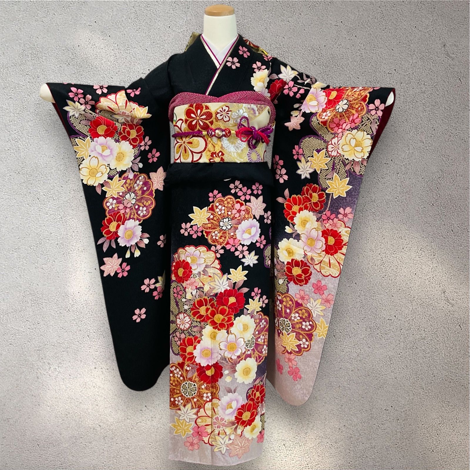 振袖 振袖フルセット 黒系 牡丹 桜 紅葉 刺繍 正絹