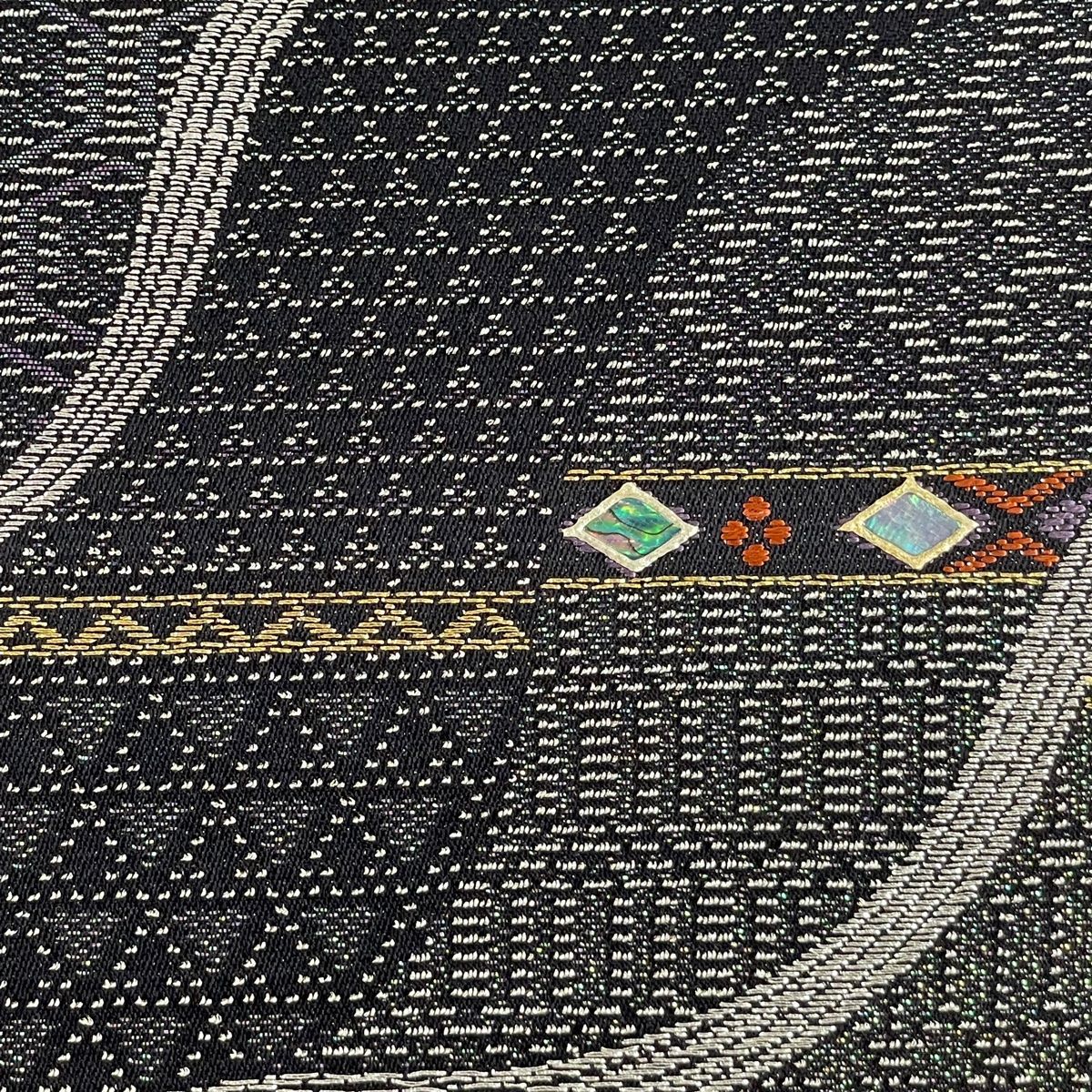 袋帯 美品 逸品 落款 中村桂一 菱 吉祥道長文 螺鈿輪奈織 箔 黒灰 