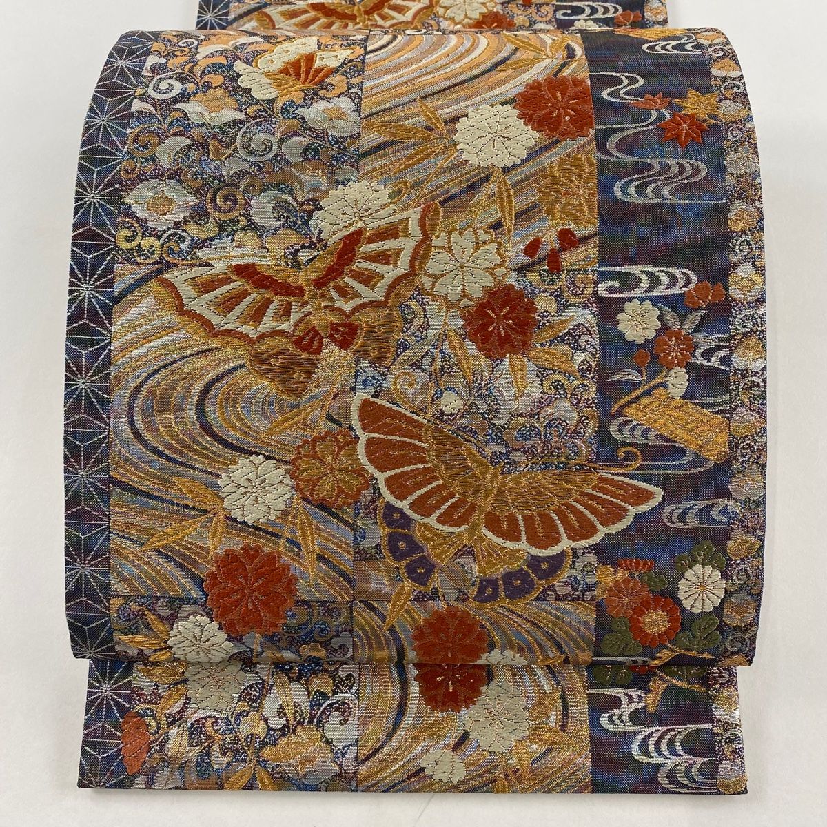 袋帯 美品 秀品 振袖向き 蝶 桜 唐織 金糸 青紫 六通 正絹 【中古 