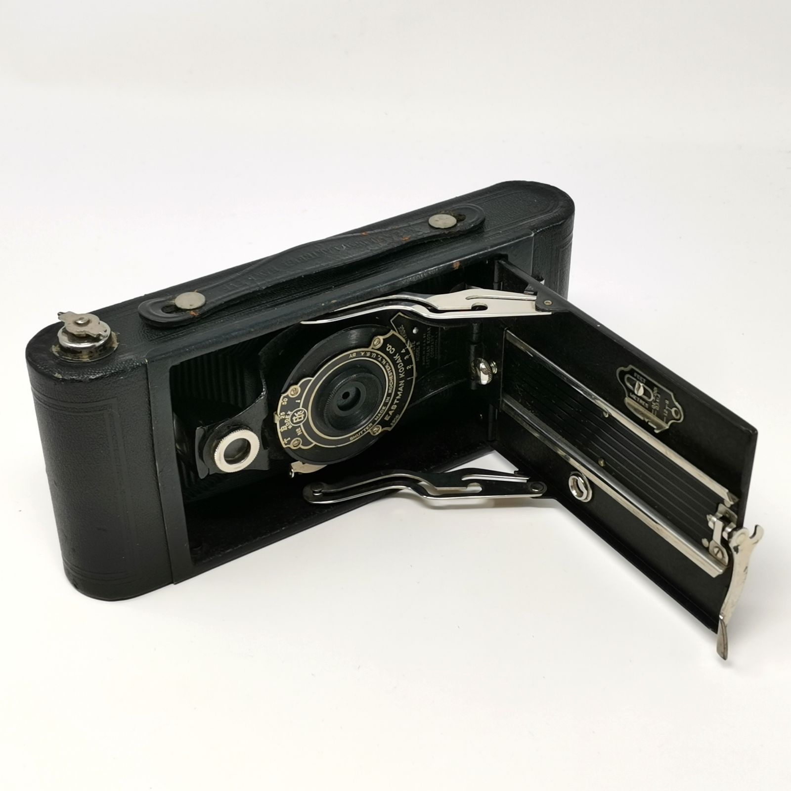 ヴィンテージ蛇腹Eastman Kodak 二眼レフカメラ外観革張傷無機能動完動 ヴィンテージ蛇腹Eastman Kodak 二眼レフカメラ外観革張傷無機