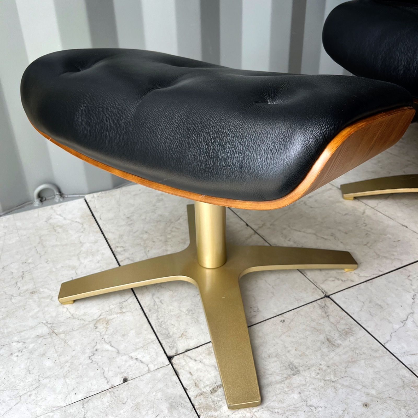 【送料込】ニトリ　マーシャル パーソナルチェア＋オットマンセット 取付無料！ニトリNマーシャル 本革ブラックパーソナルチェア