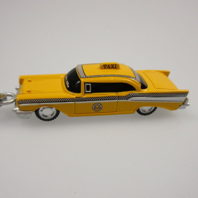 希少　COACH スモールタクシー　キーホルダー バッグチャーム　オンライン完売 希少 COACH スモールタクシー キーホルダー バッグチャーム オンライン