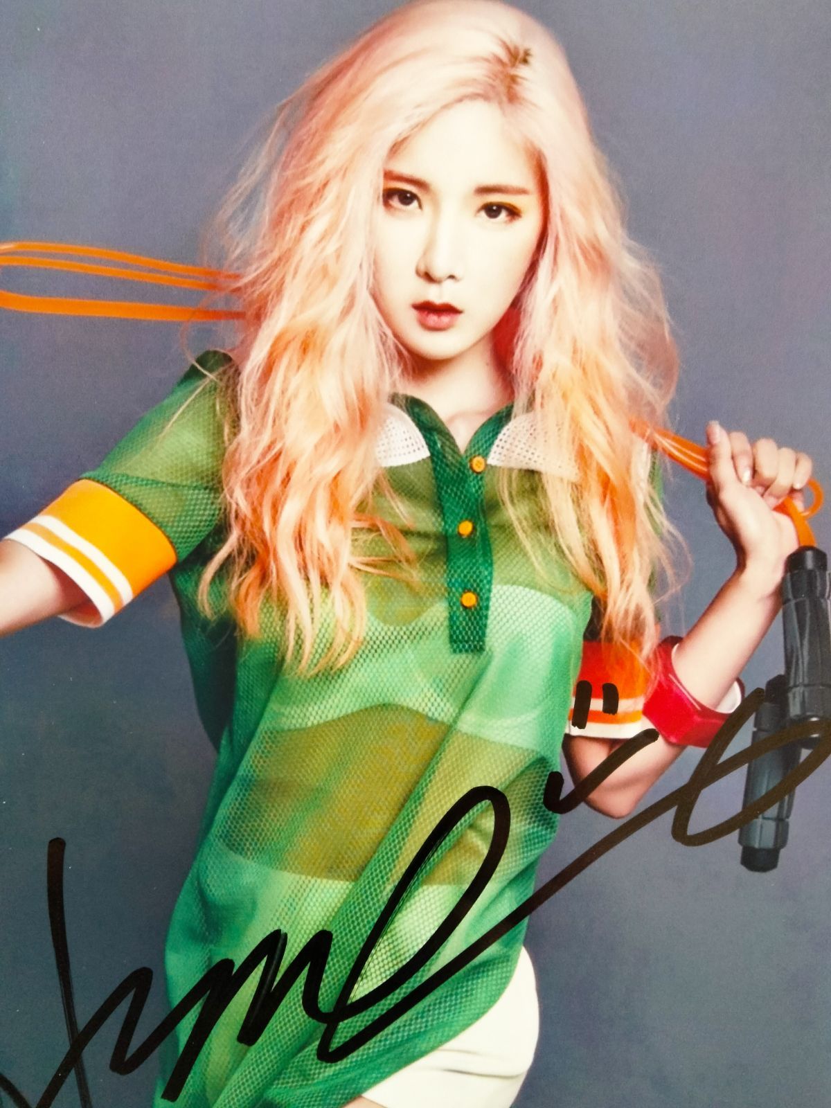 ヒョニョン直筆サイン入り2Lサイズ写真…レインボー…Hyunyoung