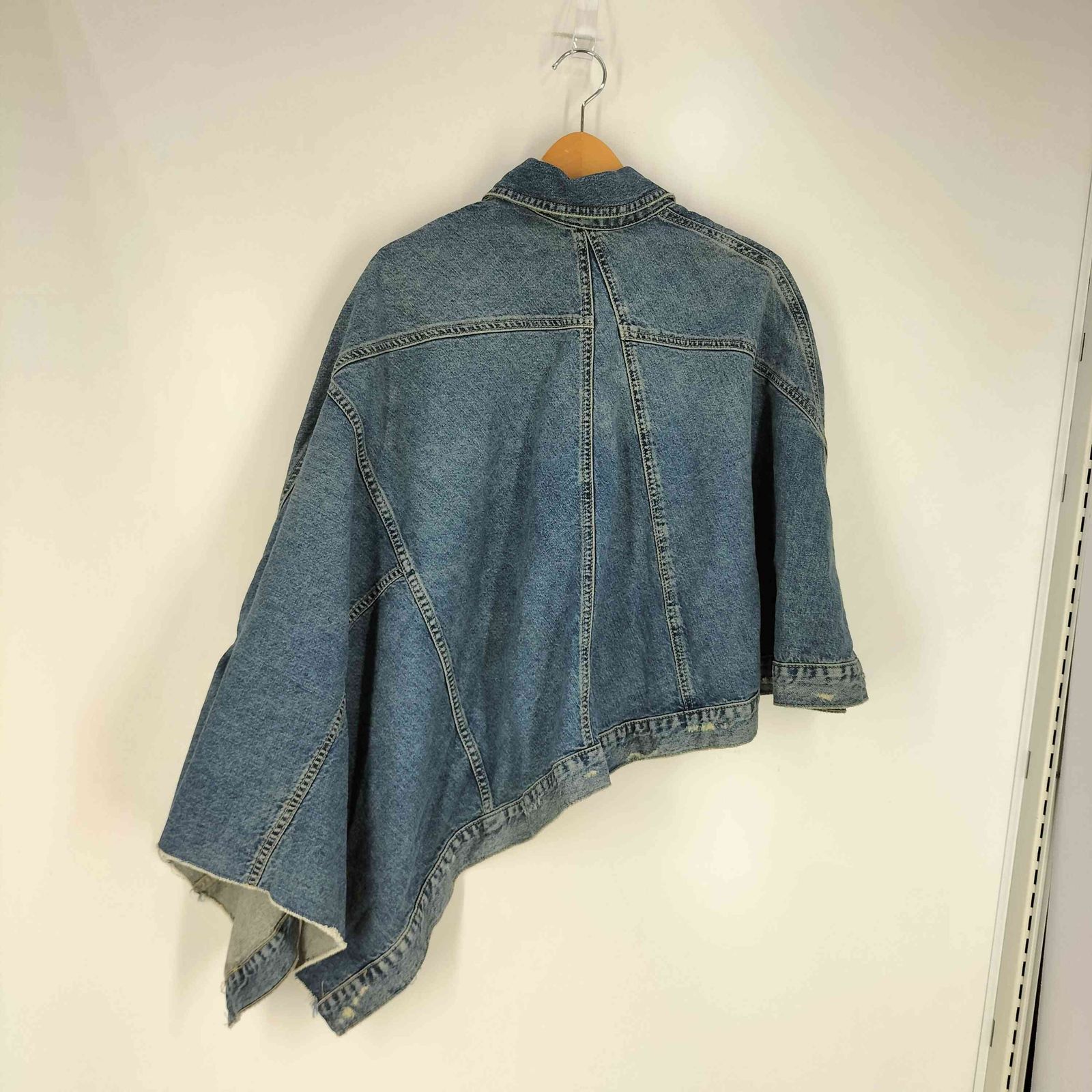 ザラ ZARA THE DECONSTRUCTED DENIM CAPE レディース import：M - メルカリ