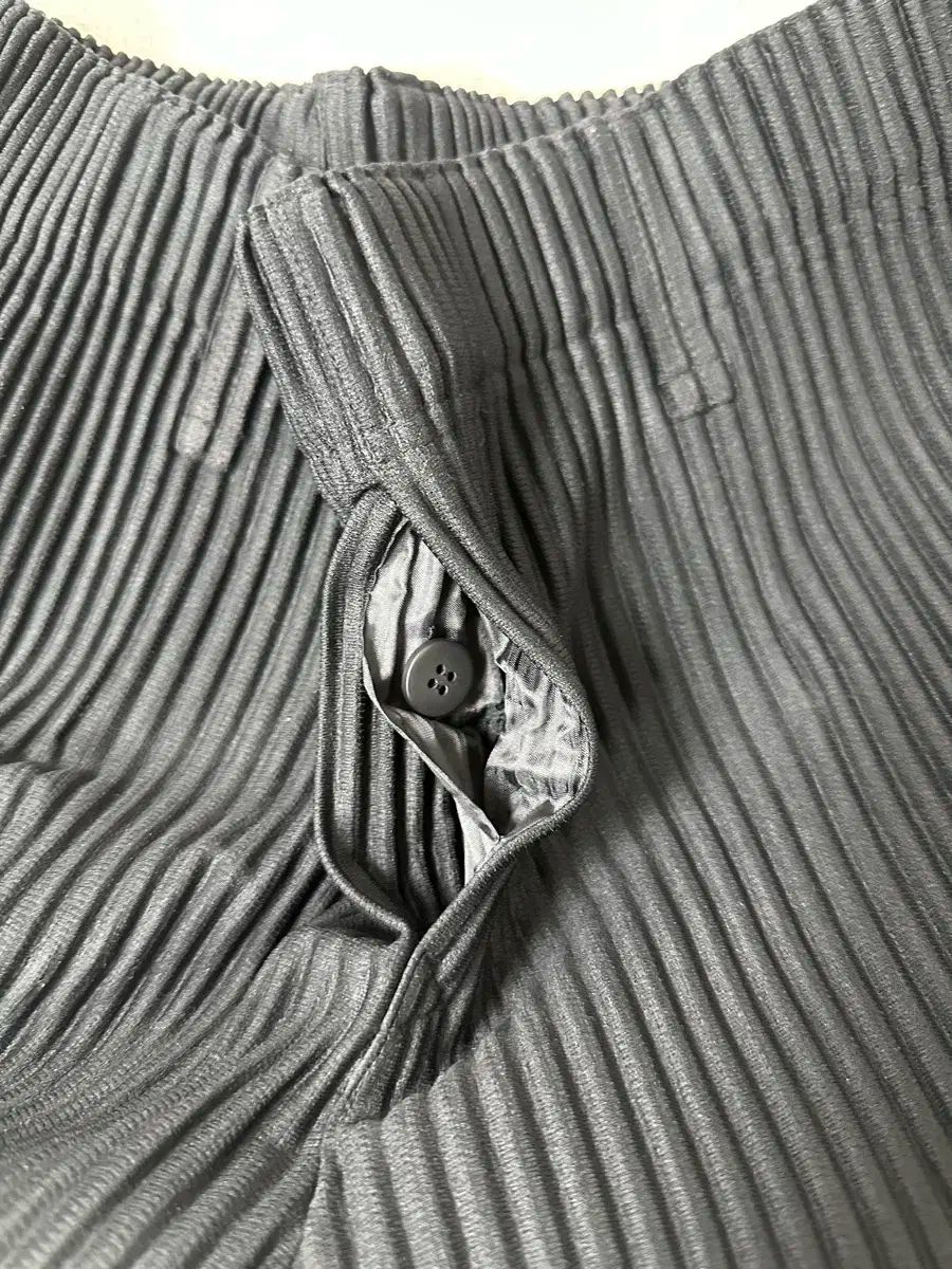 PLISSÉ オムプリッセ