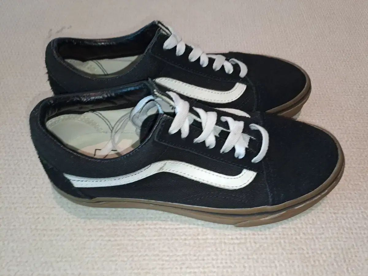 230 VANS(バンズ) 黒 白 ゴム