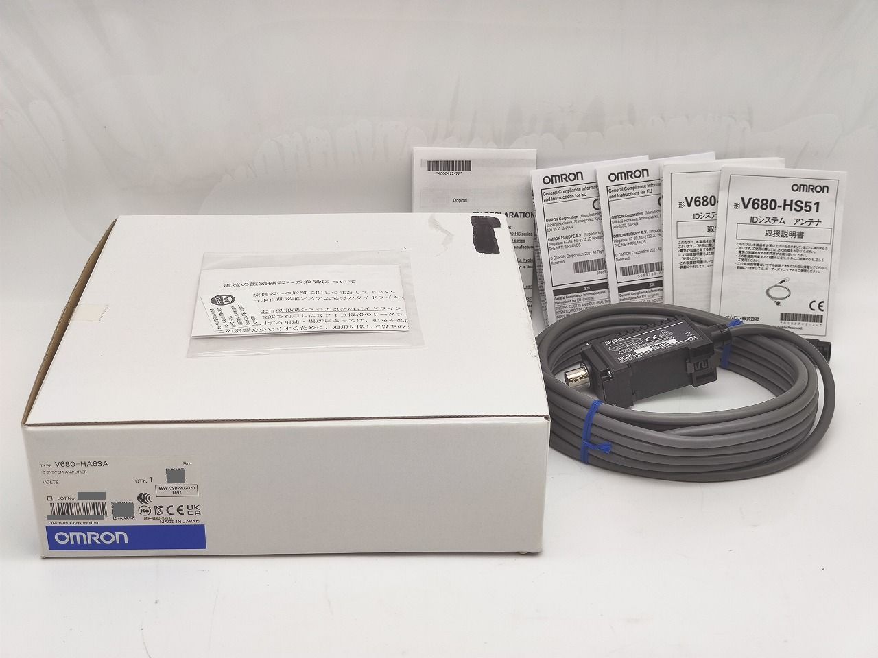 インボイス対応 箱マジック書込へこみあり オムロン OMRON V680-HA63A