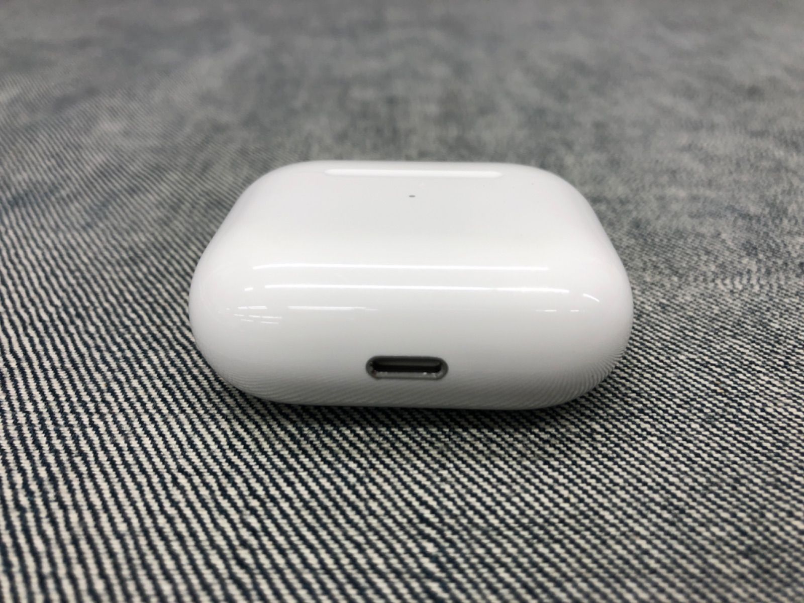 0 YG25061706 ≪品≫ Apple Air Pods (第3世代) Magsafe 2024 充電