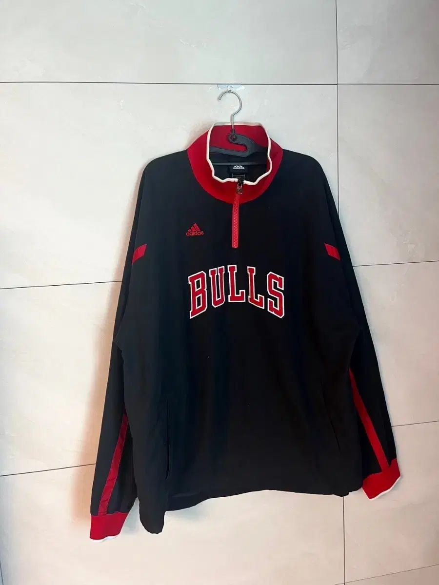 adidas アディダス