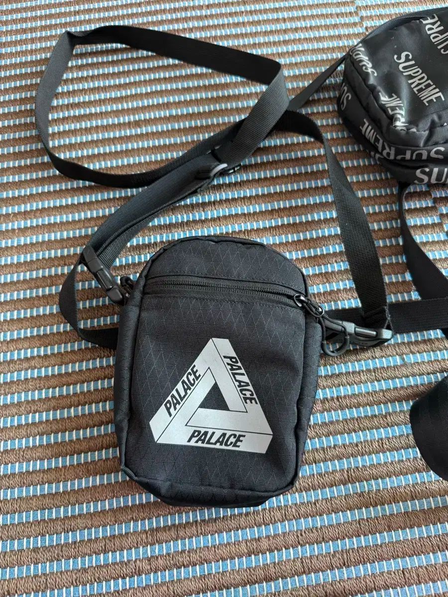 PALACE パレス コーデュラ ミニバッグ