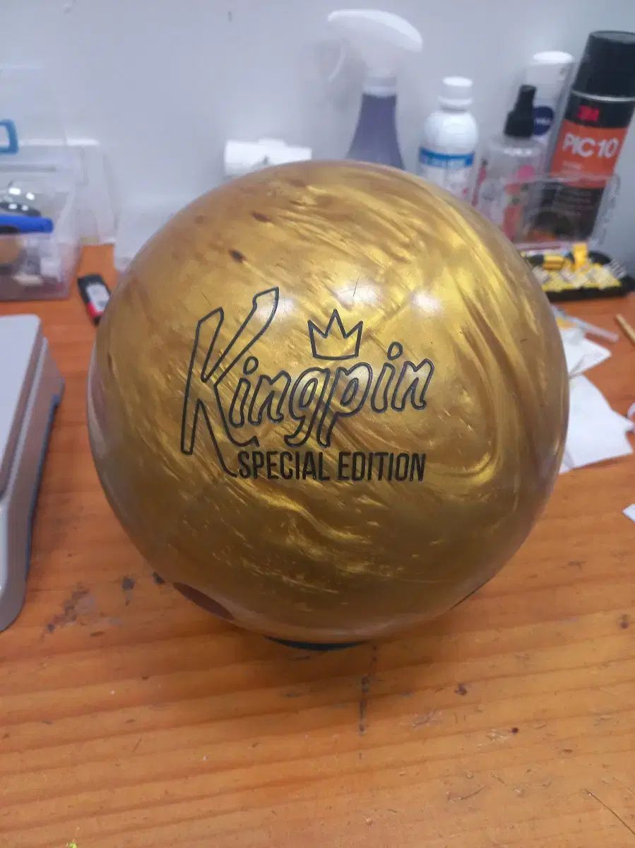 中古ボーリングボール 14p キングピン スペシャルエディション