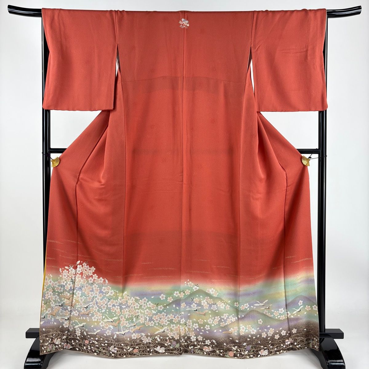 色留袖　寿光織　平安人物文　金糸　一つ紋　正絹　逸品　身丈156.5cm　裄64 色留袖 寿光織 平安人物文 金糸 一つ紋 正絹 逸品 身丈156.5cm