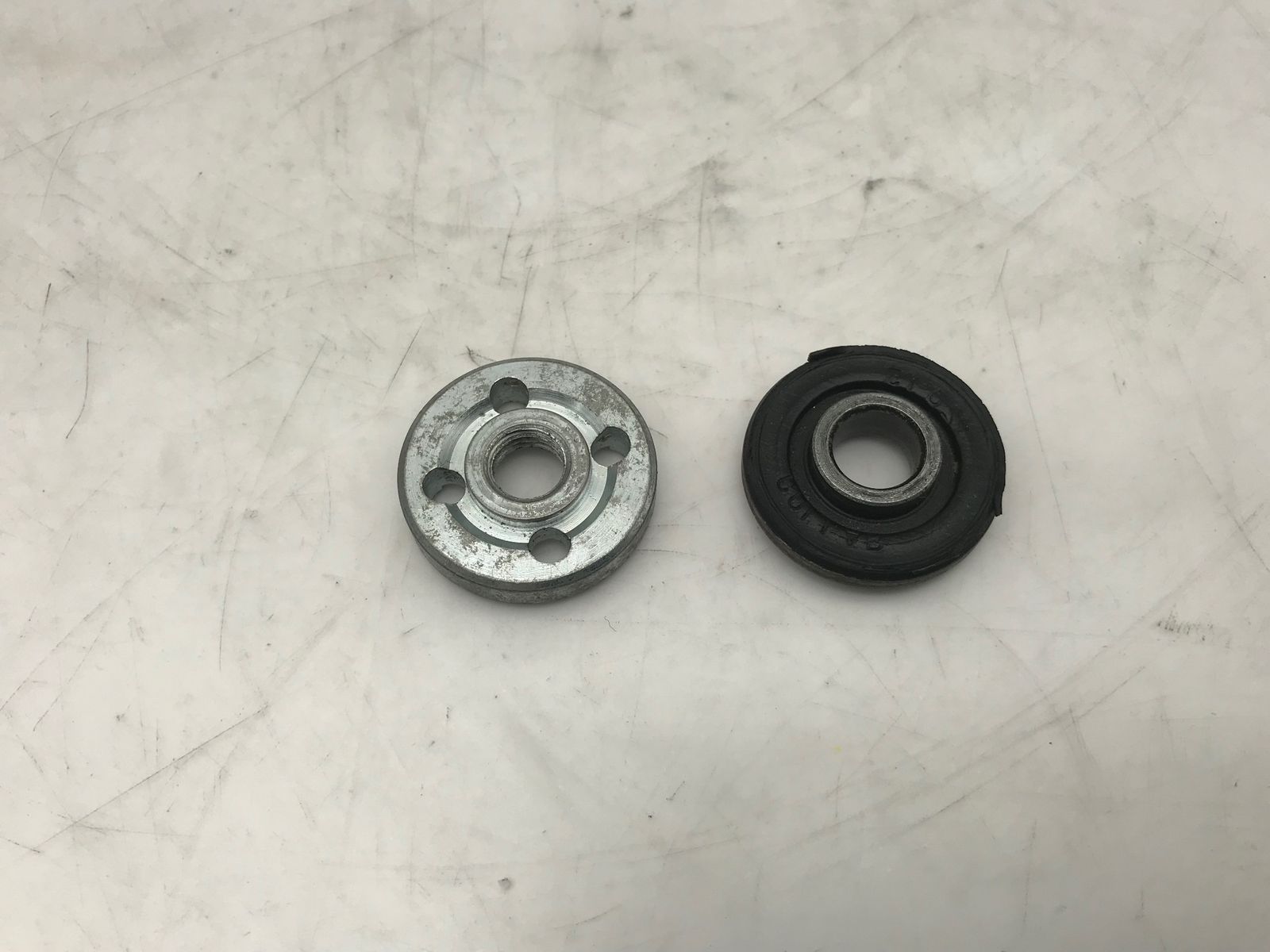 14.4v充電式100mmディスクグラインダ GA400DZ