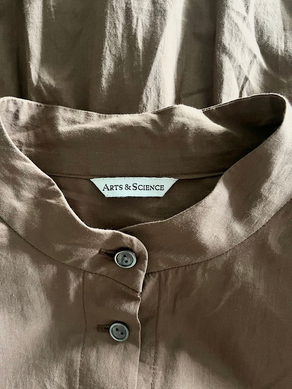 ARTS&SCIENCE スタンドカラーウエスト切替ギャザーワンピース - メルカリ