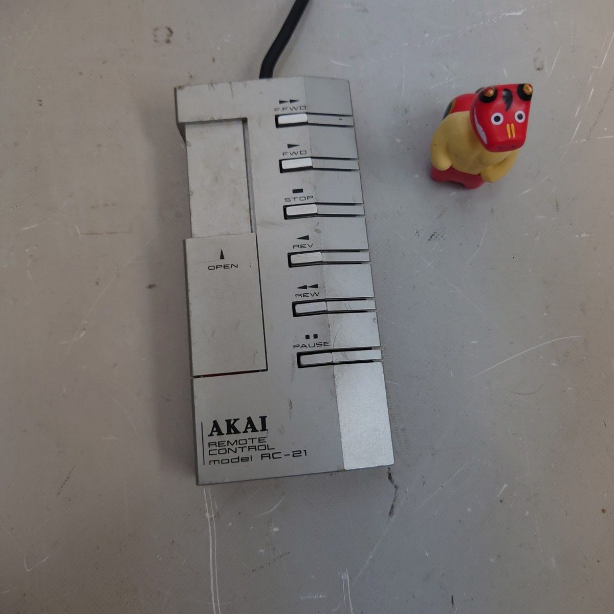 動作品 AKAI RC-21 リモートコントローラー 本体のみ 送料無料 アカイ z-2264