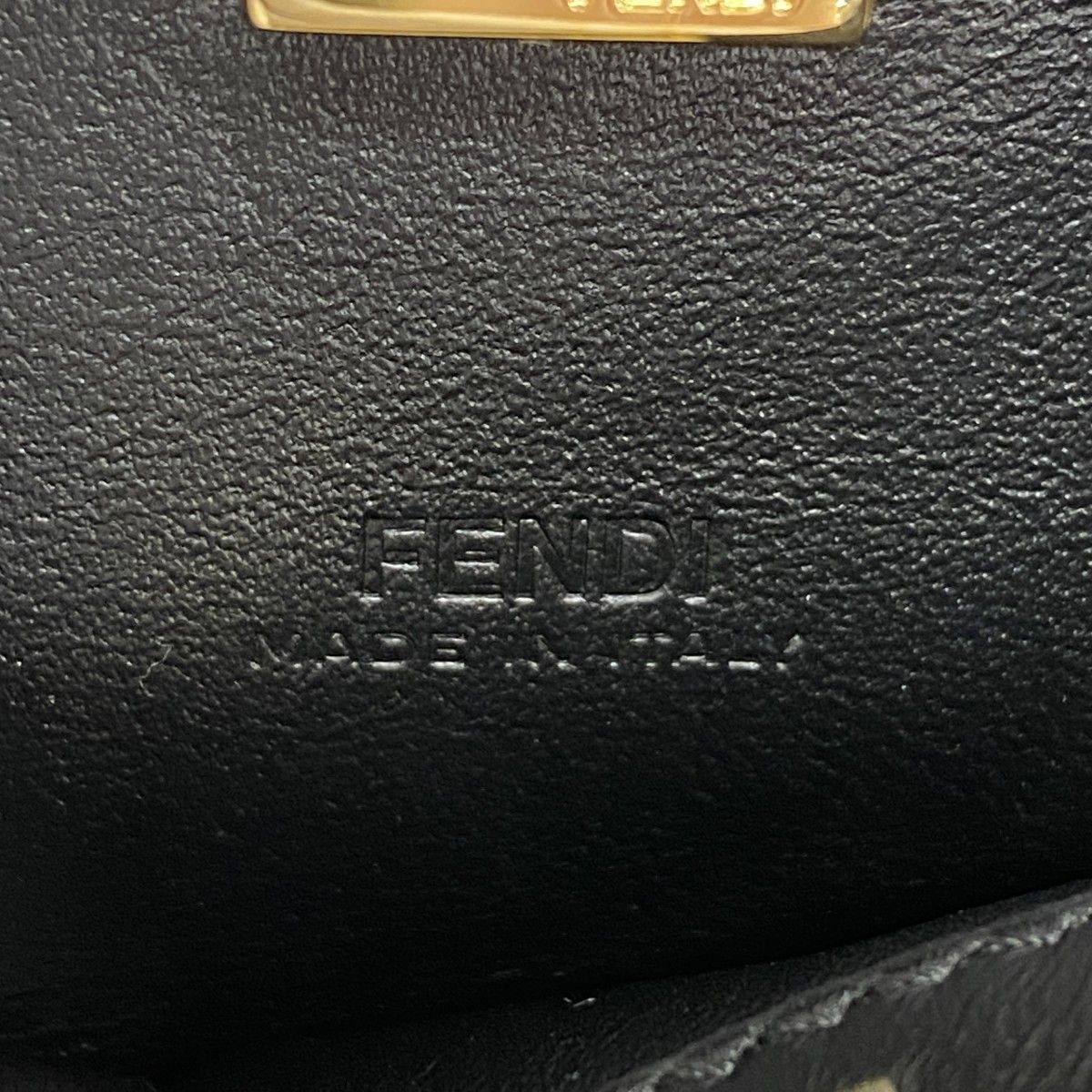 5db2202】フェンディ ショルダーバッグ ナノピーカブー レザー  